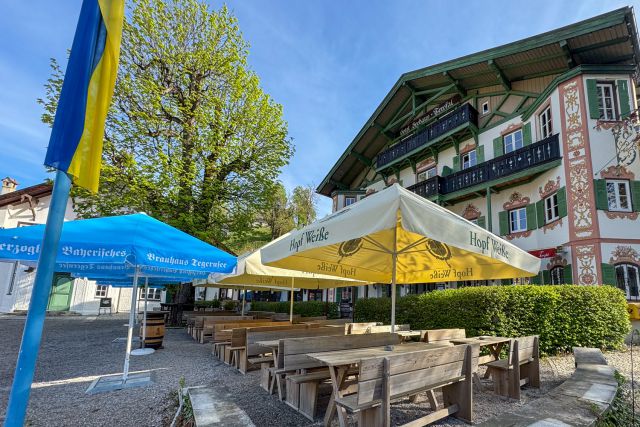 Arbeitsplatz im Biergarten im Xaver-Restaurant + Bar in Schliersee